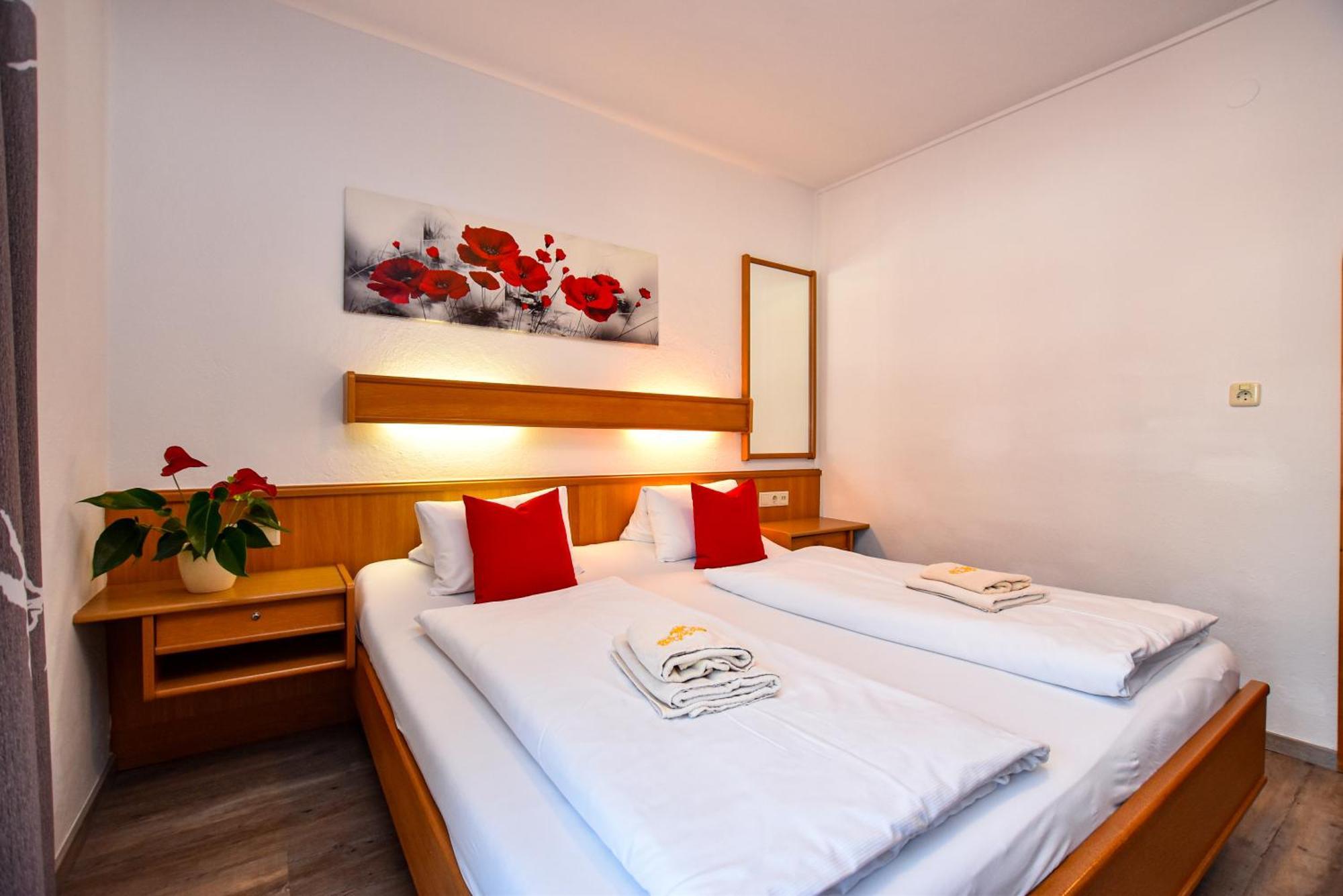 Hotel-Garni Austria Вестендорф Екстериор снимка