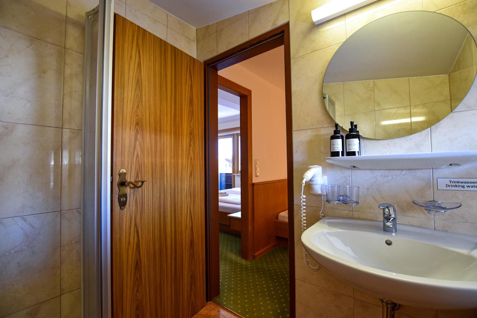 Hotel-Garni Austria Вестендорф Екстериор снимка
