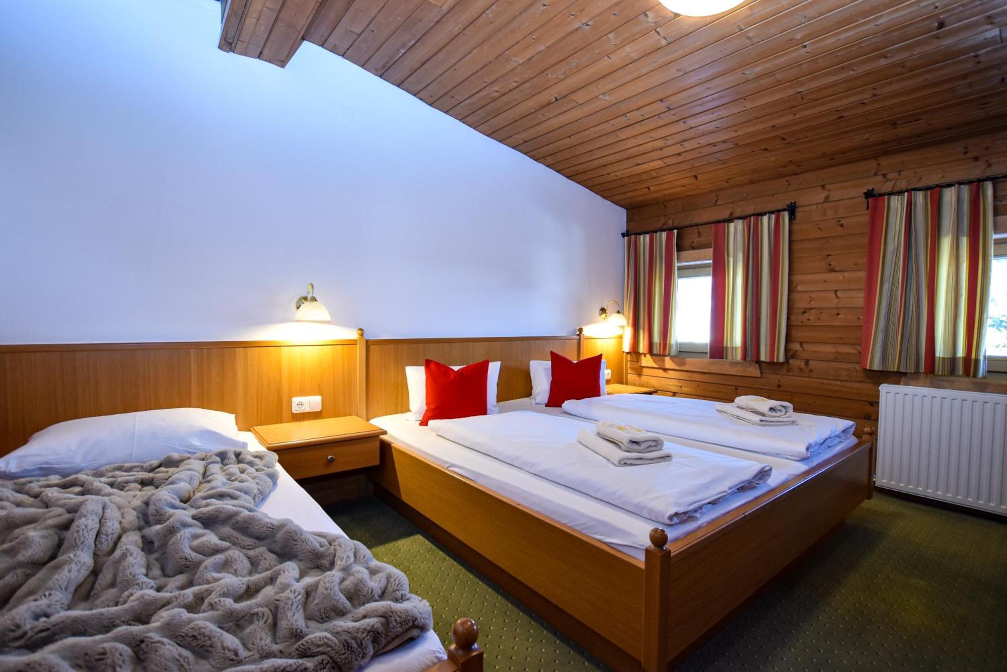 Hotel-Garni Austria Вестендорф Екстериор снимка