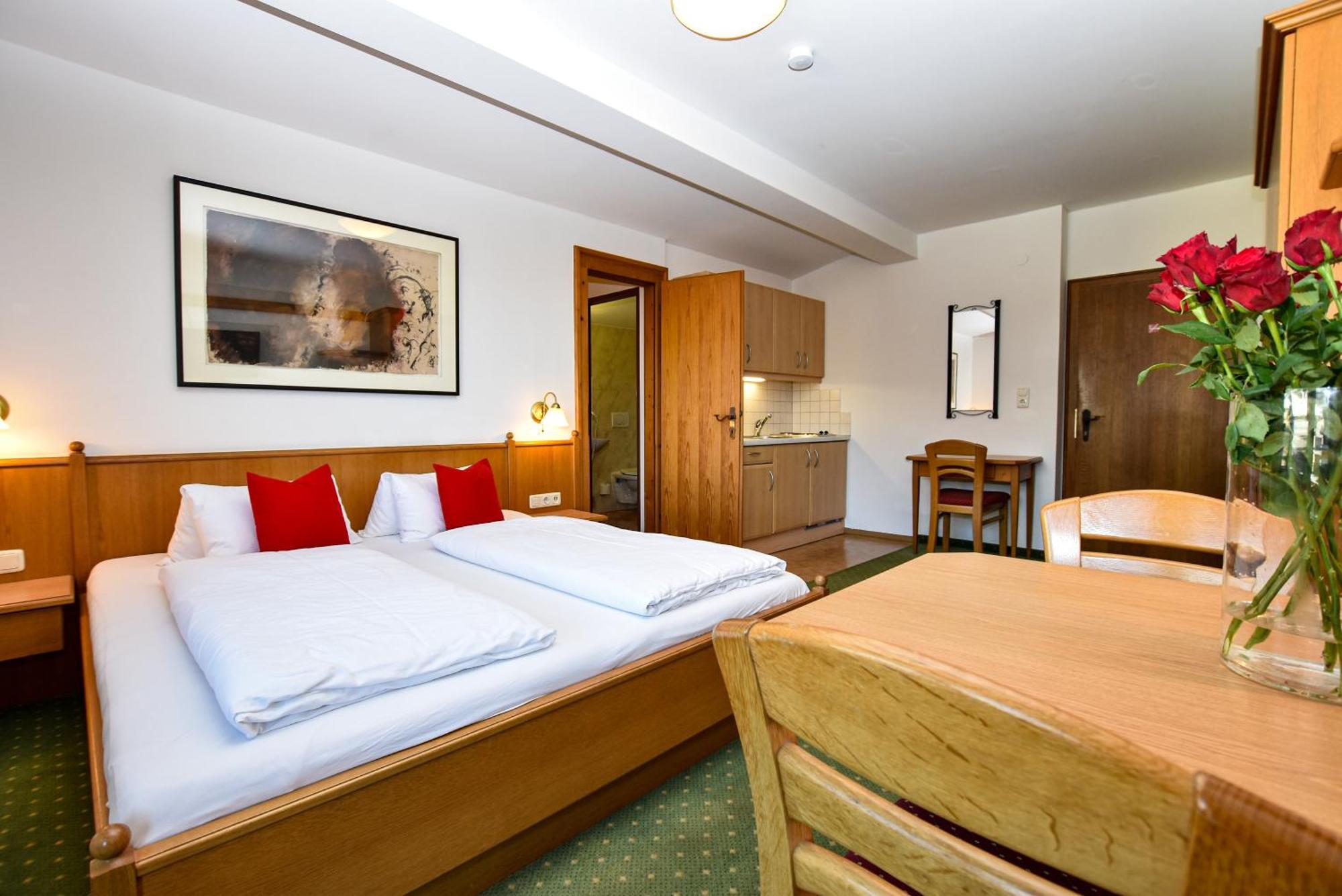 Hotel-Garni Austria Вестендорф Екстериор снимка